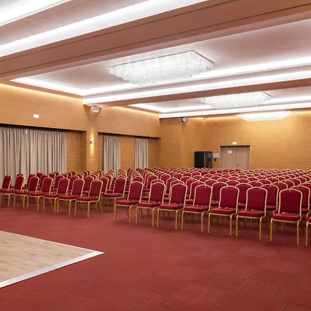 Acandia Hotel 4*