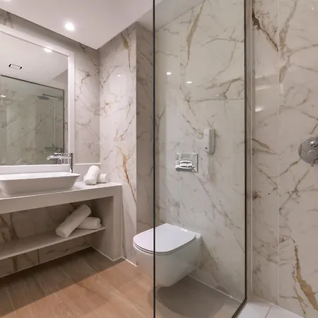 Acandia Hotel 4*
